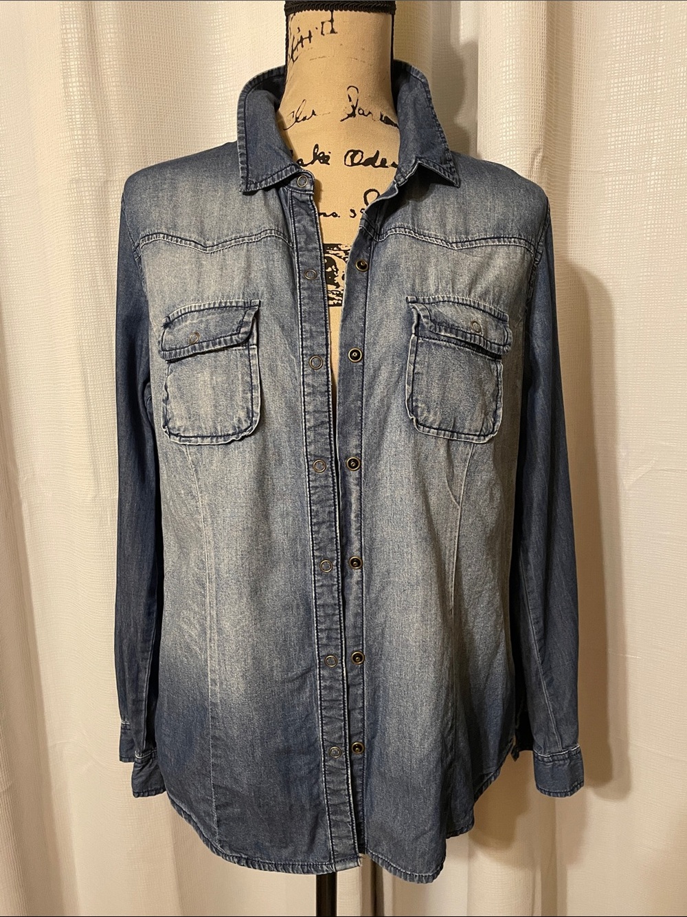 Denim Medium Women’s Snap Button-Up Shirt
